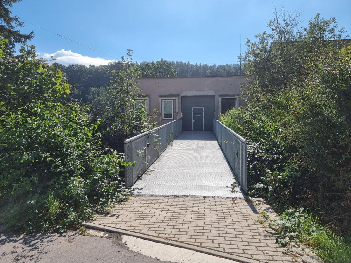 Garsoniera Dukla 289 Apartment Decin Luaran gambar